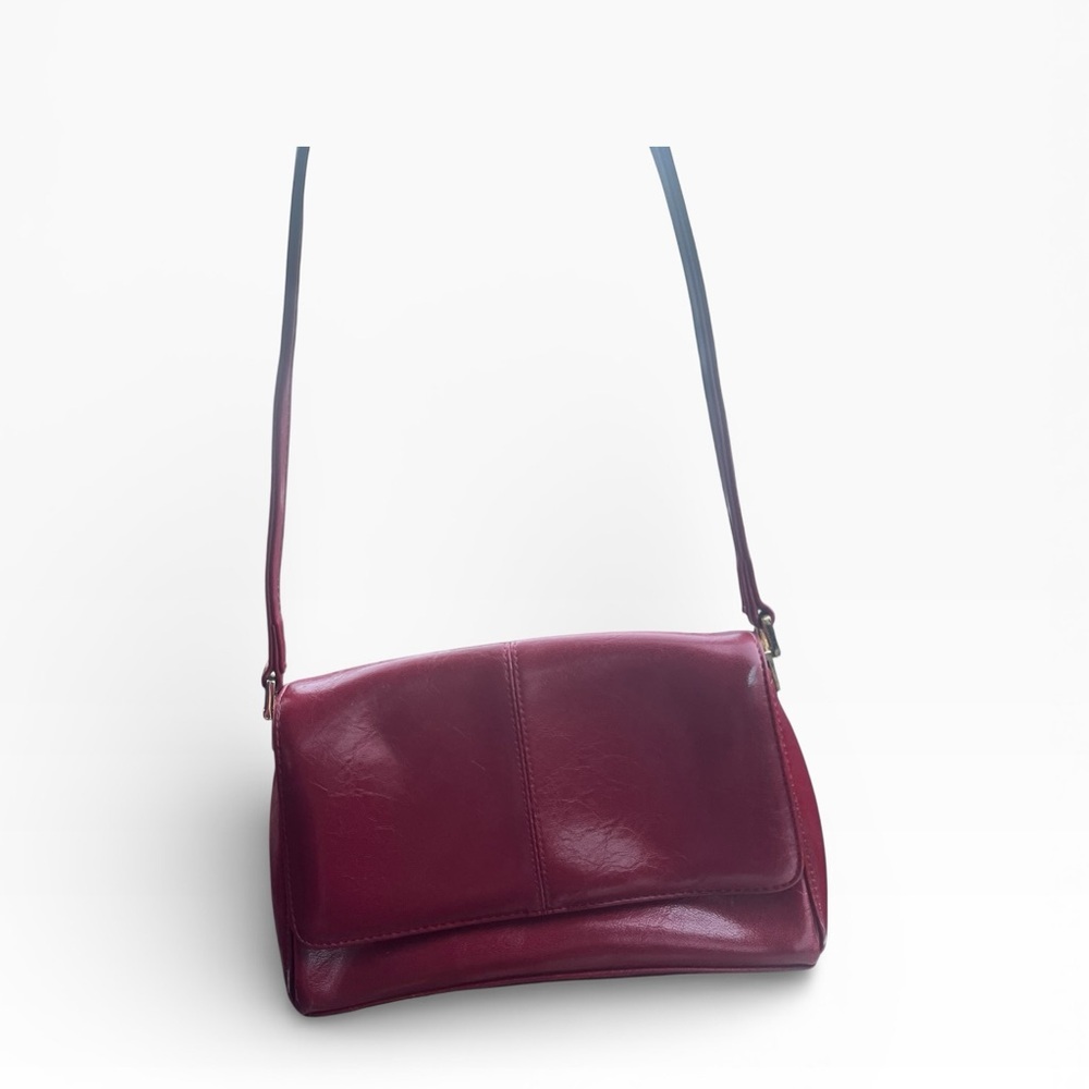 Euro Girl Style Liz Claiborne Capsule Wardrobe Piece Red Leather Shoulder Bag